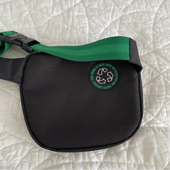 Herschel Supply Company Starbucks hip pack in excellent condition - Picture 2 of 9